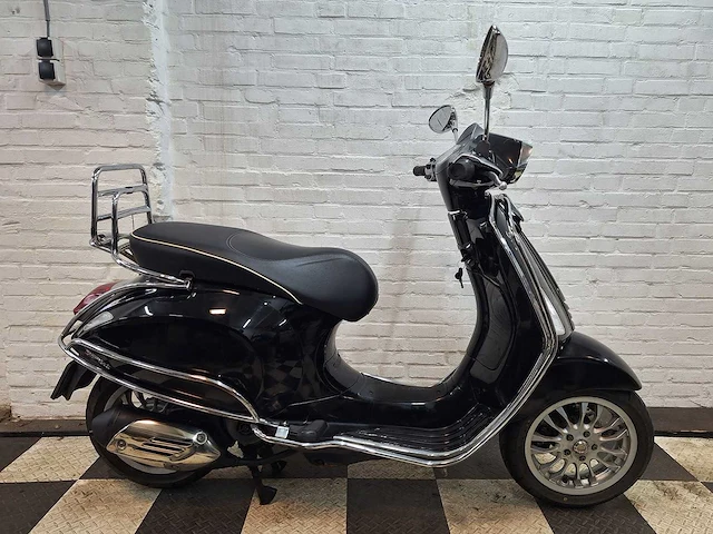 Piaggio vespa sprint 45 km bromscooter 4takt - afbeelding 6 van  7