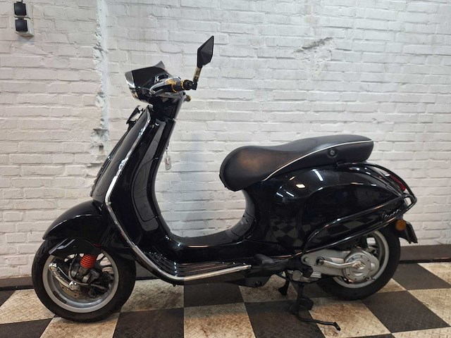 Piaggio vespa sprint 45 km bromscooter 4takt - afbeelding 1 van  7
