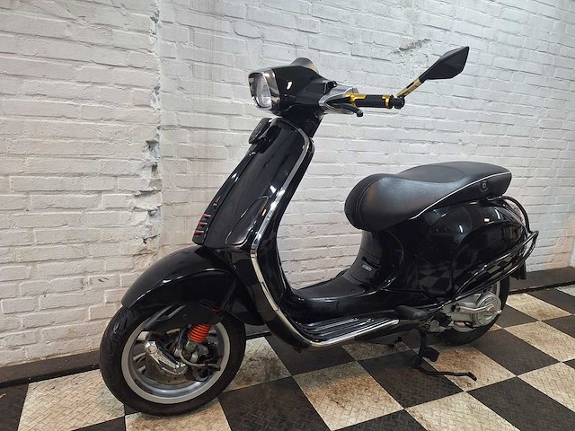 Piaggio vespa sprint 45 km bromscooter 4takt - afbeelding 2 van  7