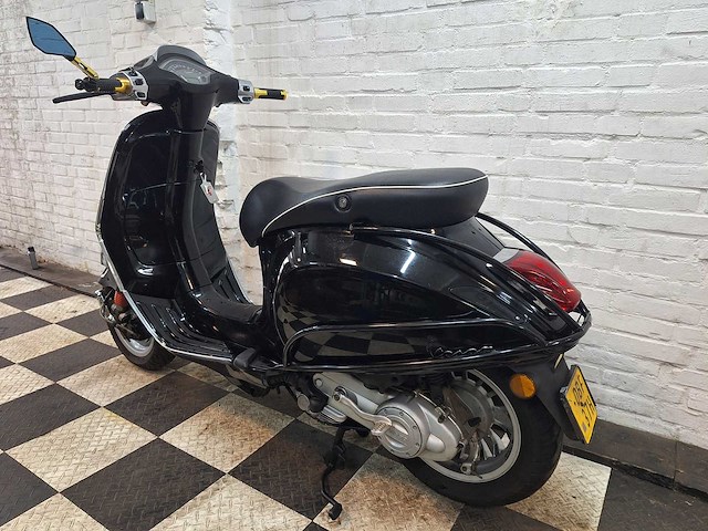 Piaggio vespa sprint 45 km bromscooter 4takt - afbeelding 3 van  7