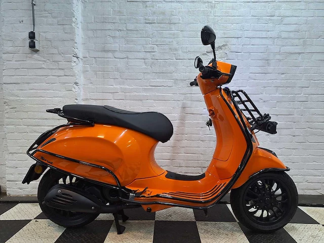 Piaggio vespa sprint 45km bromscooter 4-takt - afbeelding 7 van  7