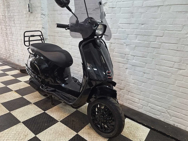 Piaggio vespa sprint 45km bromscooter 4-takt - afbeelding 6 van  7