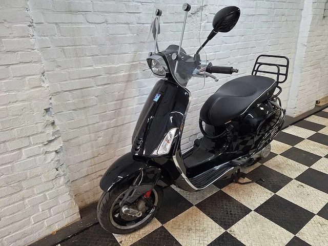 Piaggio vespa sprint 45km bromscooter 4-takt - afbeelding 2 van  7
