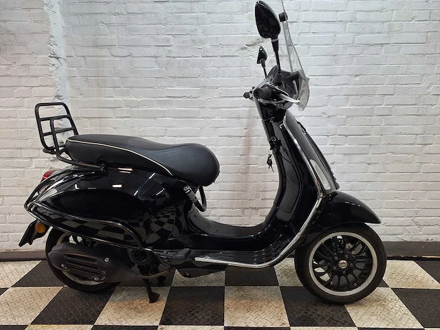 Piaggio vespa sprint 45km bromscooter 4-takt - afbeelding 5 van  7