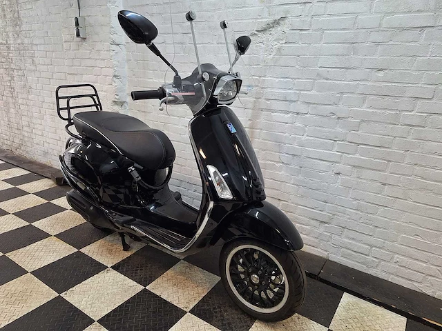 Piaggio vespa sprint 45km bromscooter 4-takt - afbeelding 6 van  7
