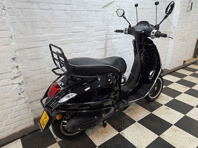 Piaggio vespa sprint 45km bromscooter 4-takt - afbeelding 7 van  7
