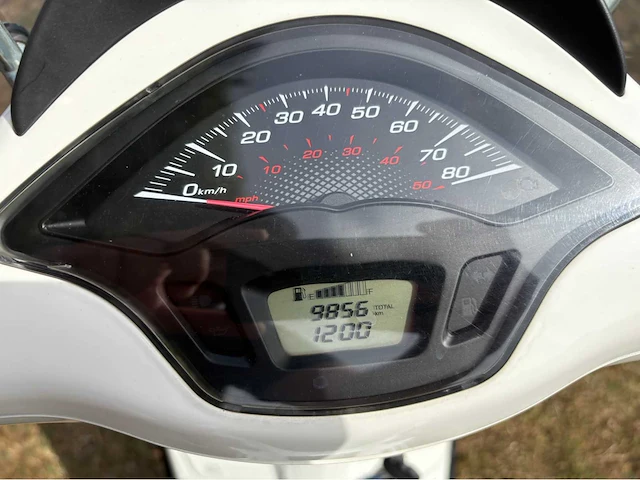 Piaggio vespa sprint full option scooter - afbeelding 15 van  35