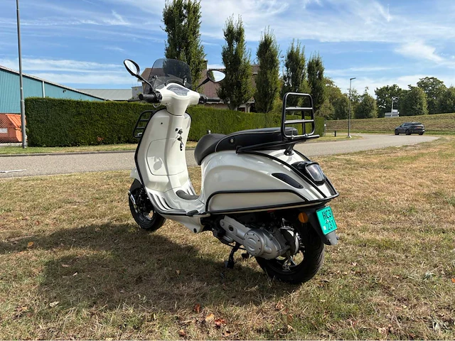 Piaggio vespa sprint full option scooter - afbeelding 23 van  35