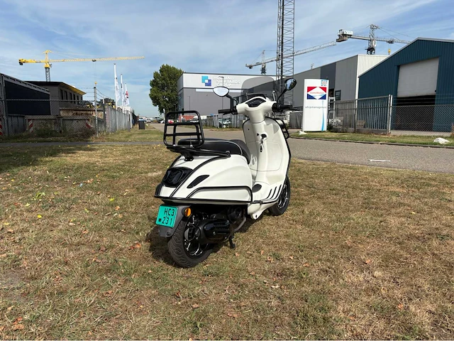 Piaggio vespa sprint full option scooter - afbeelding 31 van  35