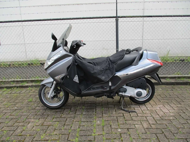Piaggio x8 - motorscooter - 250 - motorfiets - afbeelding 1 van  11