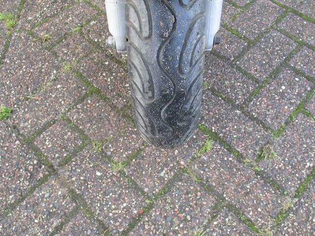 Piaggio zip - bromscooter - 2 takt oldtimer - scooter - afbeelding 6 van  11