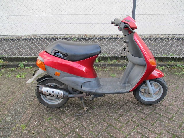 Piaggio zip - bromscooter - 2 takt oldtimer - scooter - afbeelding 8 van  11