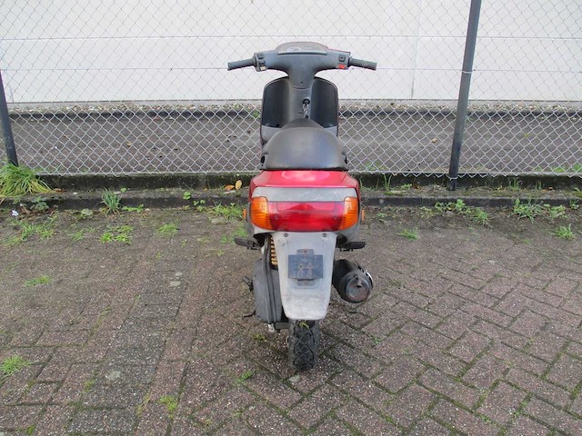 Piaggio zip - bromscooter - 2 takt oldtimer - scooter - afbeelding 10 van  11