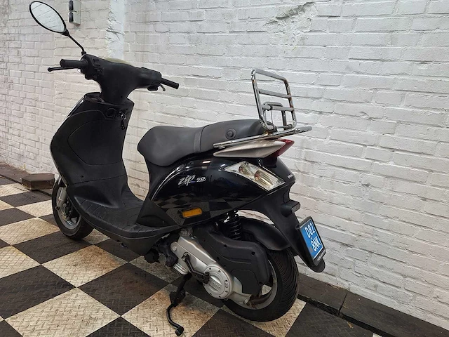 Piaggio zip 25 km snorscooter 4takt - afbeelding 3 van  7