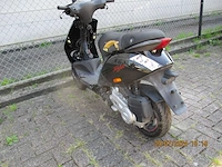 Piaggio zip 4 t injectie - bromscooter - e4 - scooter - afbeelding 2 van  11