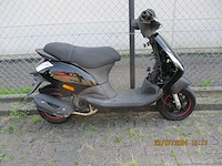 Piaggio zip 4 t injectie - bromscooter - e4 - scooter - afbeelding 8 van  11