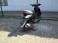 Piaggio zip 4 t injectie - bromscooter - e4 - scooter - afbeelding 9 van  11