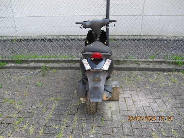 Piaggio zip 4 t injectie - bromscooter - e4 - scooter - afbeelding 10 van  11