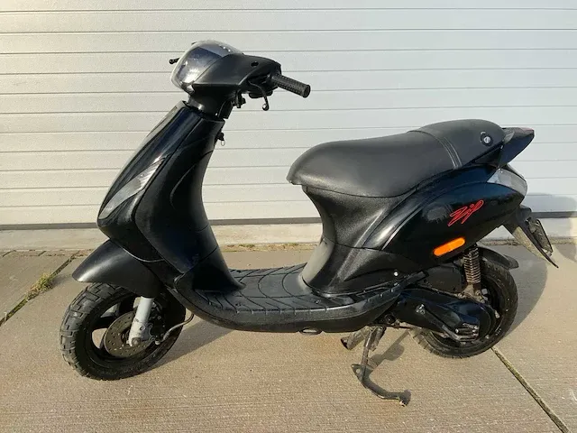 Piaggio zip scooter - afbeelding 1 van  12