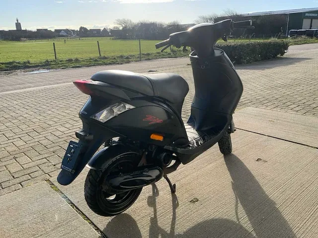 Piaggio zip scooter - afbeelding 7 van  12