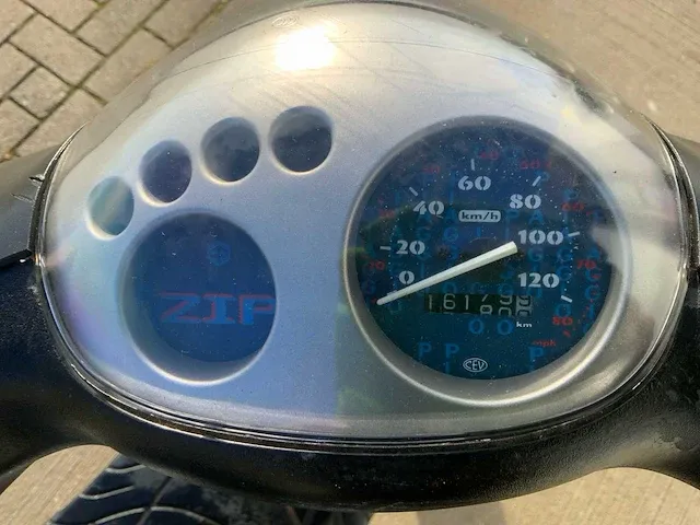 Piaggio zip scooter - afbeelding 11 van  12
