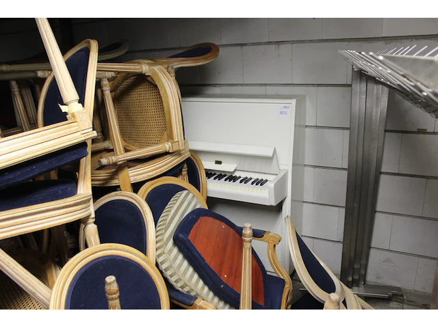 Piano wit, breedte 144 cm. - afbeelding 1 van  2