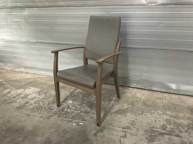 Piaval verrijdbare patiëntstoelen met armleuningen (5x) - afbeelding 1 van  12