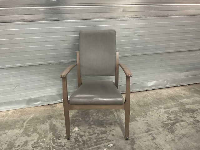 Piaval verrijdbare patiëntstoelen met armleuningen (5x) - afbeelding 10 van  13