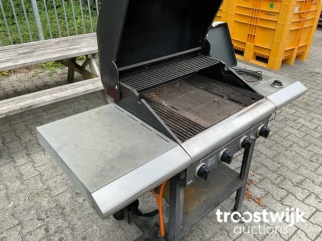 Picknicktafel en barbeque - afbeelding 3 van  4