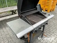 Picknicktafel en barbeque - afbeelding 3 van  4