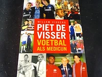 Piet de visser. voetbal als medicijn - afbeelding 1 van  5
