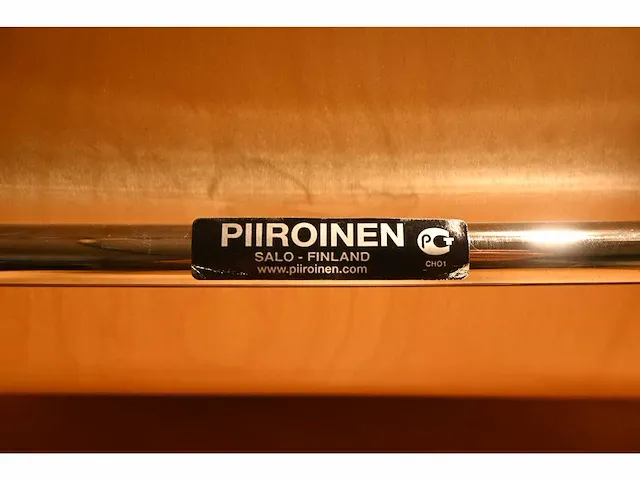 Piiroinen - design bartafel met 6 barkrukken - afbeelding 6 van  7