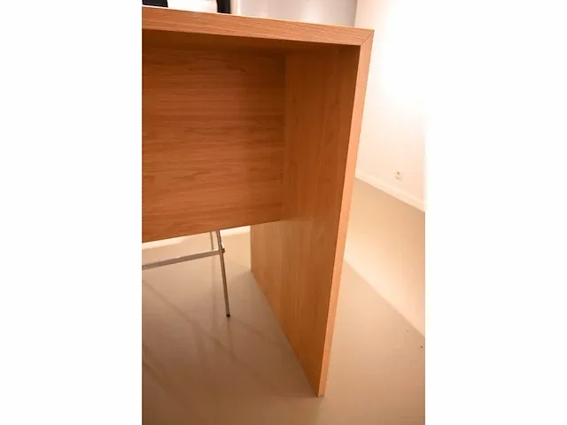 Piiroinen - design bartafel met 6 barkrukken - afbeelding 7 van  7