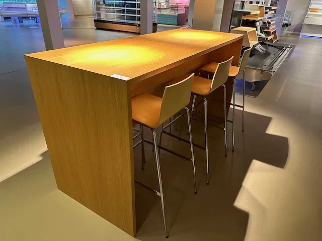 Piiroinen - design bartafel met 6 barkrukken - afbeelding 2 van  5