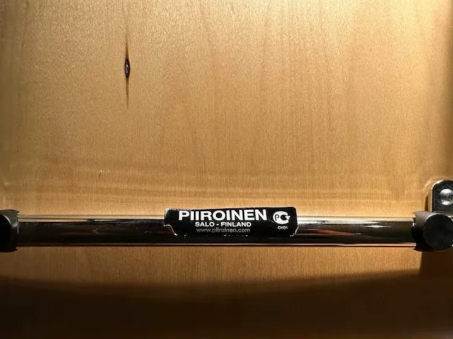 Piiroinen - design bartafel met 6 barkrukken - afbeelding 5 van  5