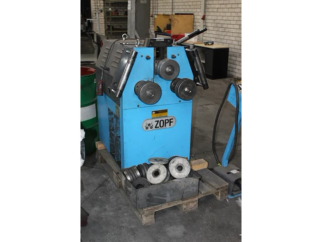 Pijpenbuigmachine zoph zb70/2h1 met diverse koppen in bak. bouwjaar 2005. - afbeelding 2 van  6