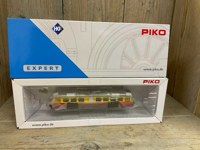 Piko autorail diesel-brussel rh554 sncb, ep iii modeltrein - afbeelding 1 van  3
