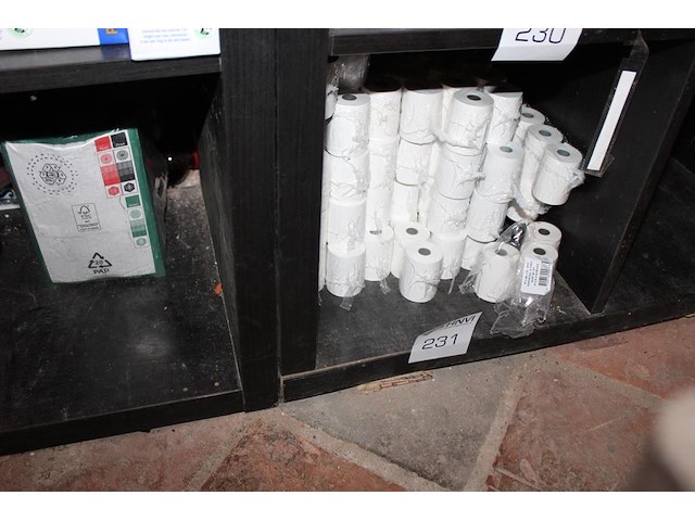 Pin rollen op schap circa 60 rollen. - afbeelding 1 van  2