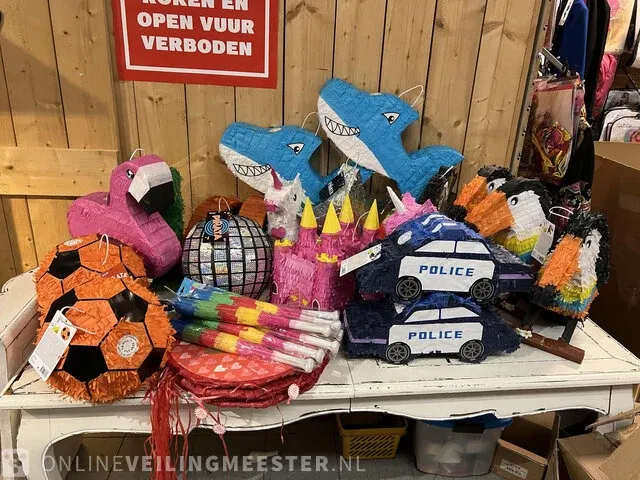 Pinata boland, div kleuren - afbeelding 2 van  4