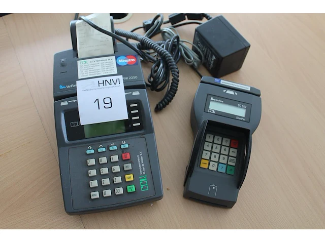 Pinautomaat verifone sc552 en omni 2250. - afbeelding 1 van  1
