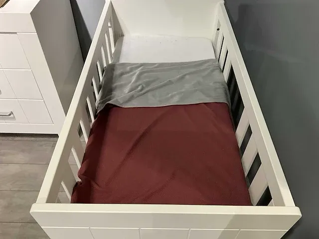 Pinio calmo babykamer - afbeelding 2 van  10