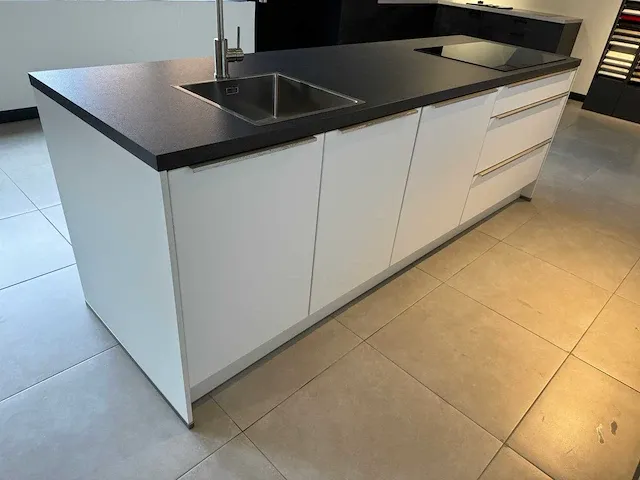 Pino - showroomkeuken - afbeelding 23 van  30