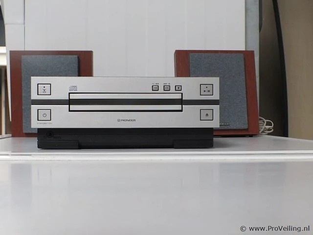 Pioneer cd speler - afbeelding 1 van  2