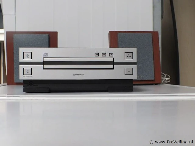 Pioneer cd speler - afbeelding 1 van  2