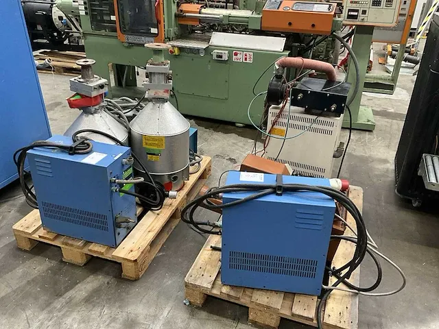 Piovan toebehoren kunststof spuitgietmachine (8x) - afbeelding 1 van  13