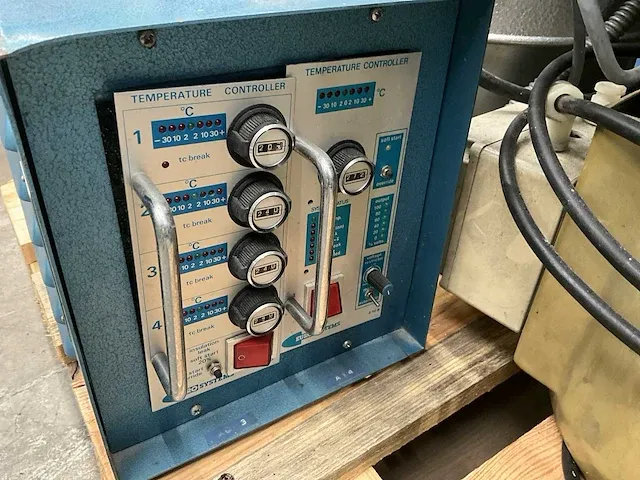 Piovan toebehoren kunststof spuitgietmachine (8x) - afbeelding 9 van  13