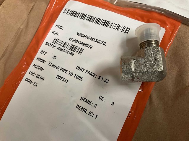 Pipe to tube elbow (29x) - afbeelding 1 van  5