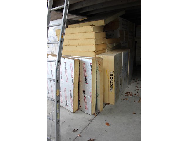 Pir platen 140 / 142 mm recticel en kingspan. ruim 70 pakken met 2,16 m2. - afbeelding 5 van  6