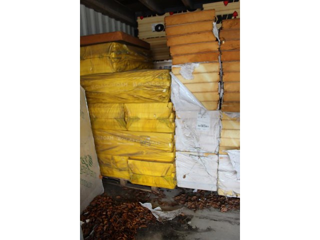 Pir platen 140 / 142 mm recticel en kingspan. ruim 70 pakken met 2,16 m2. - afbeelding 6 van  6