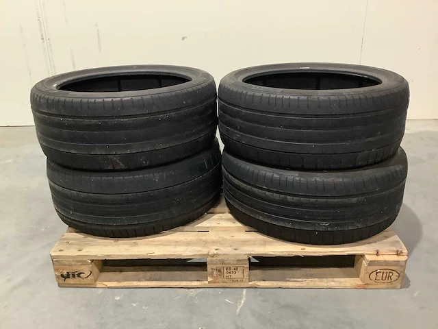 Pirelli 255/40 r20 autoband (4x) - afbeelding 1 van  8